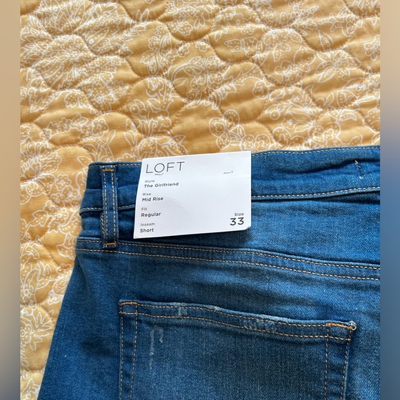 NWT Loft “The Girlfriend” mid rise, regular fit, short inseam jeans, size 33/16 - Picture 2 of 4